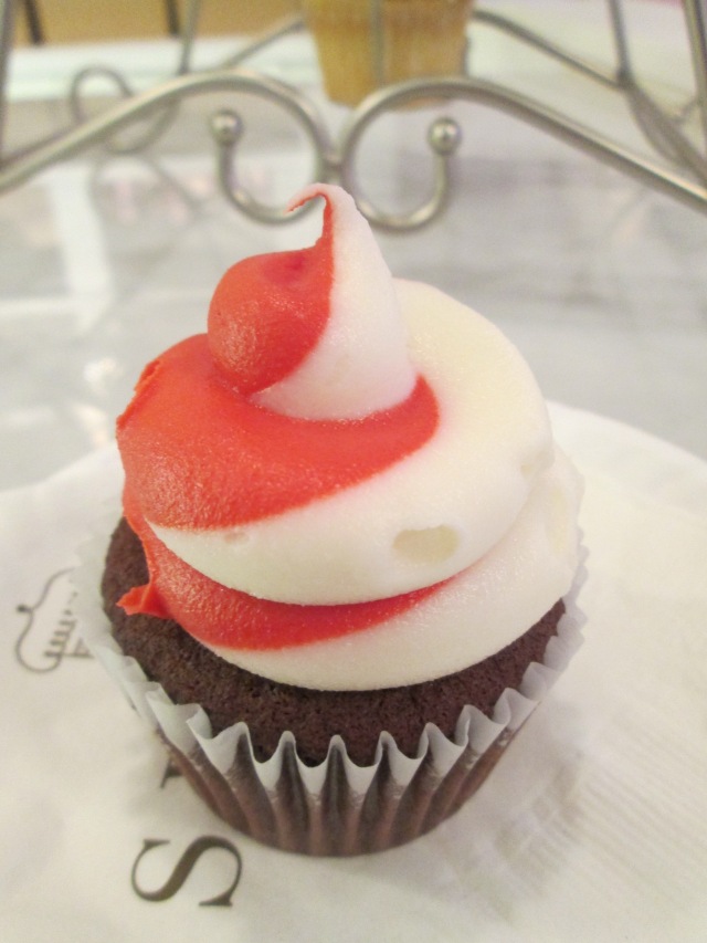 chocolate cupcake with peppermint frosting