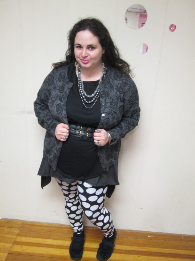 plus size outfit - black and gray tunic, polka dot leggings