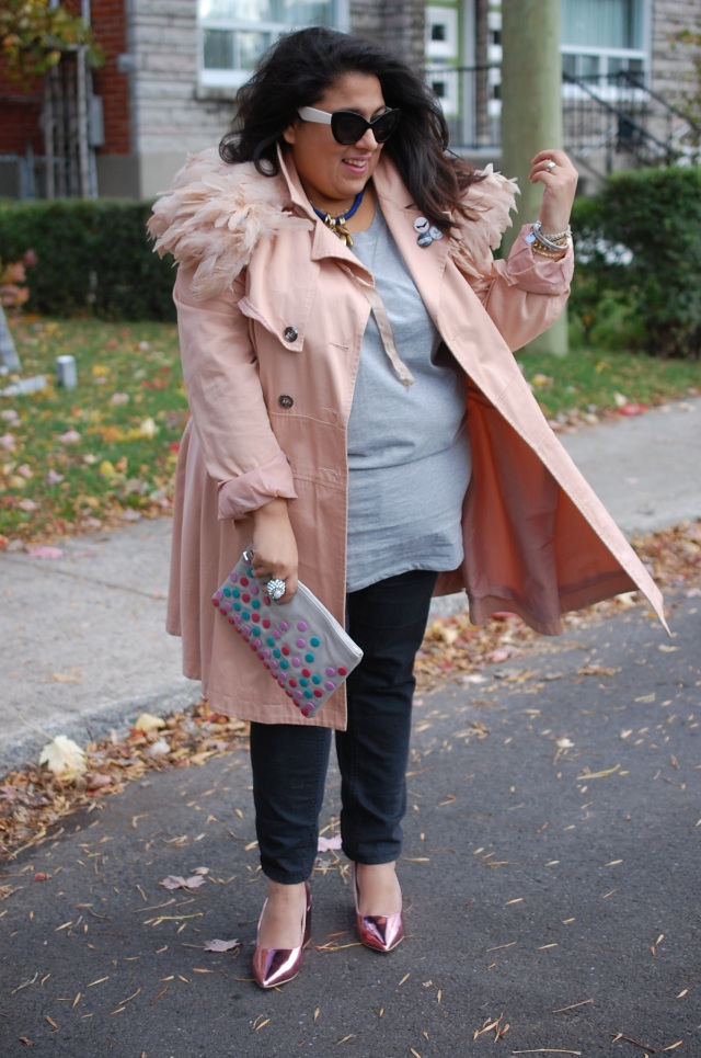 plus size outfit jeans, gray t-shirt, pale pink coat, feather epaulettes