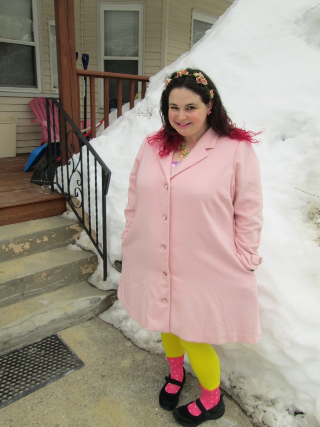 plus size outfit light pink coat and yellow leggings