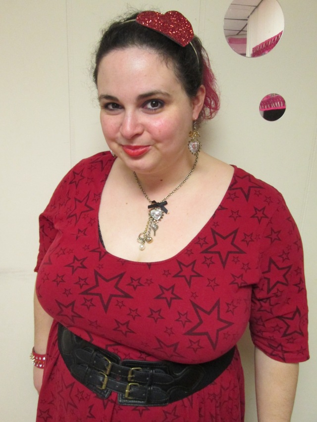 plus size outfit red and black star dress